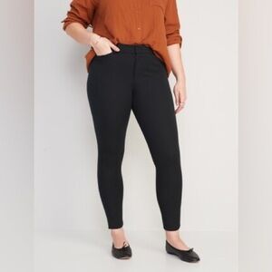 Old Navy High Rise Curvy Pixie Pants Size 12 NWT Brand New
